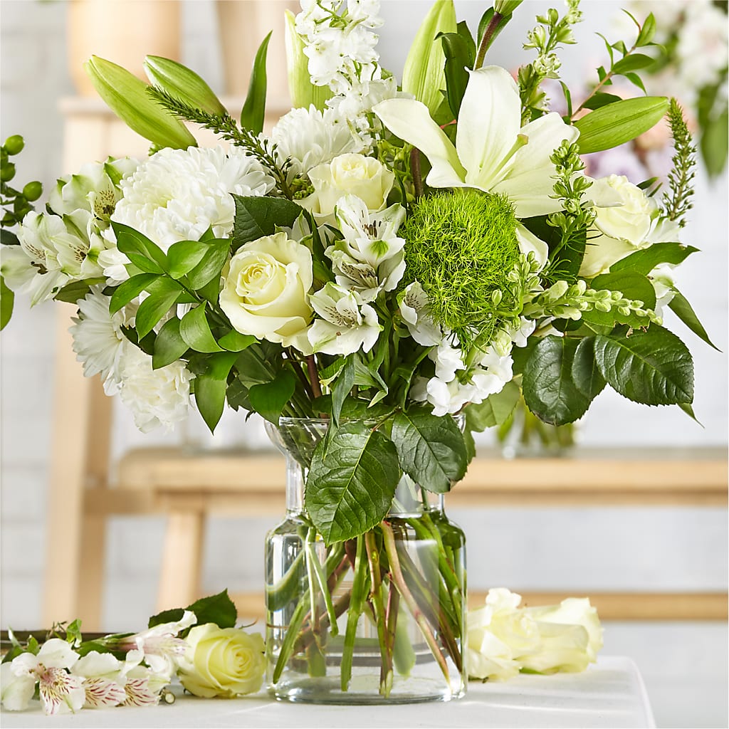 Classic Ivory – A Florist Original – STEPHANIE'S GREENS-N-THINGS, West Hazleton PA
