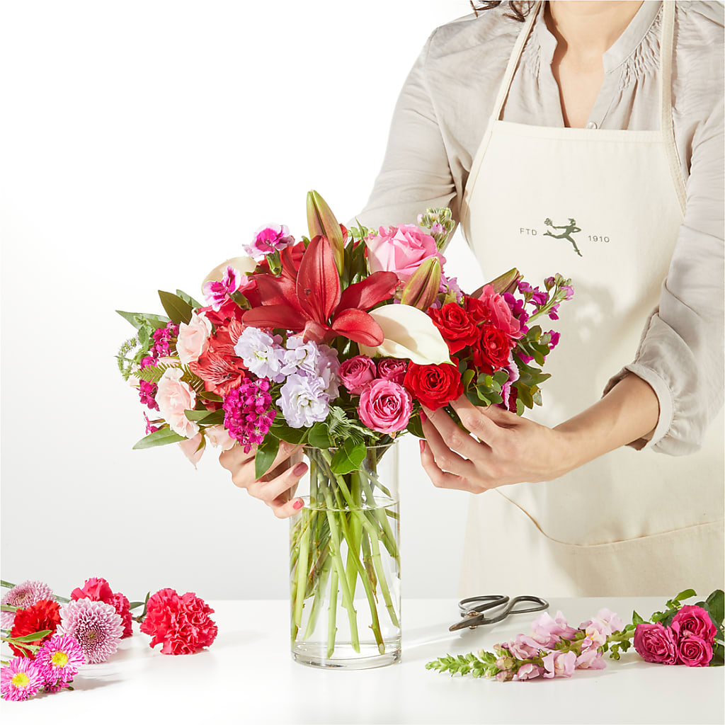 Swooning Over You - A Luxury Florist Original – STEPHANIE'S GREENS-N-THINGS, West Hazleton PA